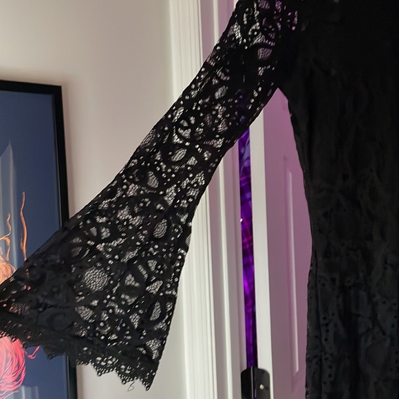 Black Long Sleeve Lace Dress - Picture 2 of 6